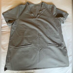 Casma Three-Pocket Scrub Top